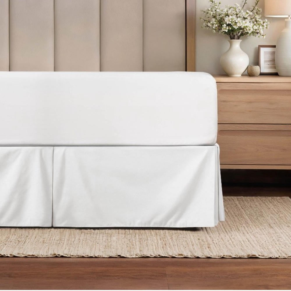 Premium Pleated Dust Ruffle White Bed Skirt. Twin. NWT.